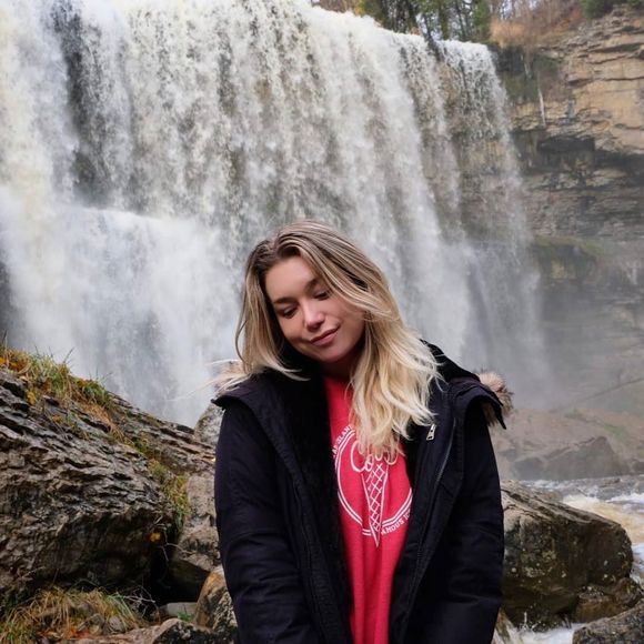 Meet your Posher, Emma - Picture 1 of 1